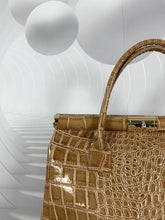 Load image into Gallery viewer, [SOLD] Unsigned Vintage Camel Leather Handbag

